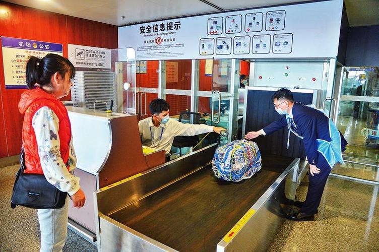 飞机托运的行李是跟坐的飞机一起走吗 飞机托运的行李是跟坐的飞机一起走吗